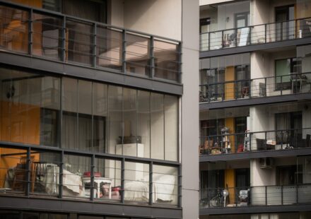 Antras ir vėlesnis būstas – kodėl reikalavimai griežtėja (30 % įnašas) ir kaip pasiruošti
